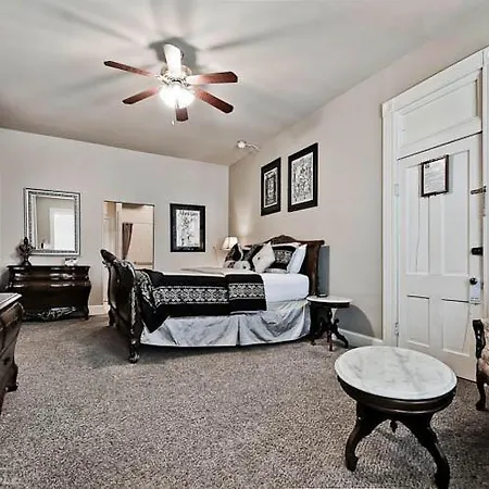 New Orleans Hotel Eureka Springs-2